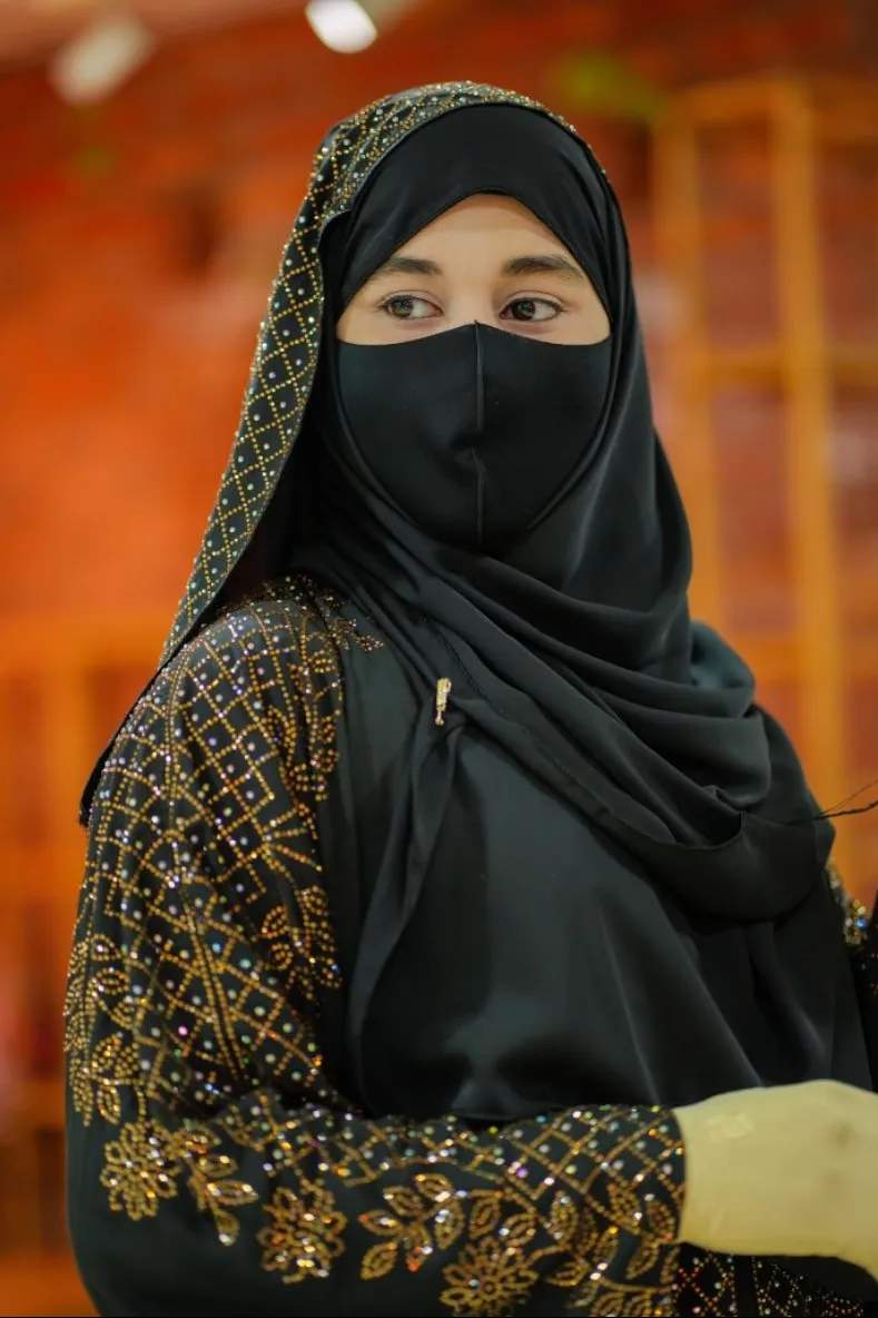 প্রিমিয়াম দুবাই চেরি বোরকা