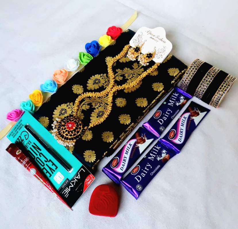 Premium Saree Gift Package — 2