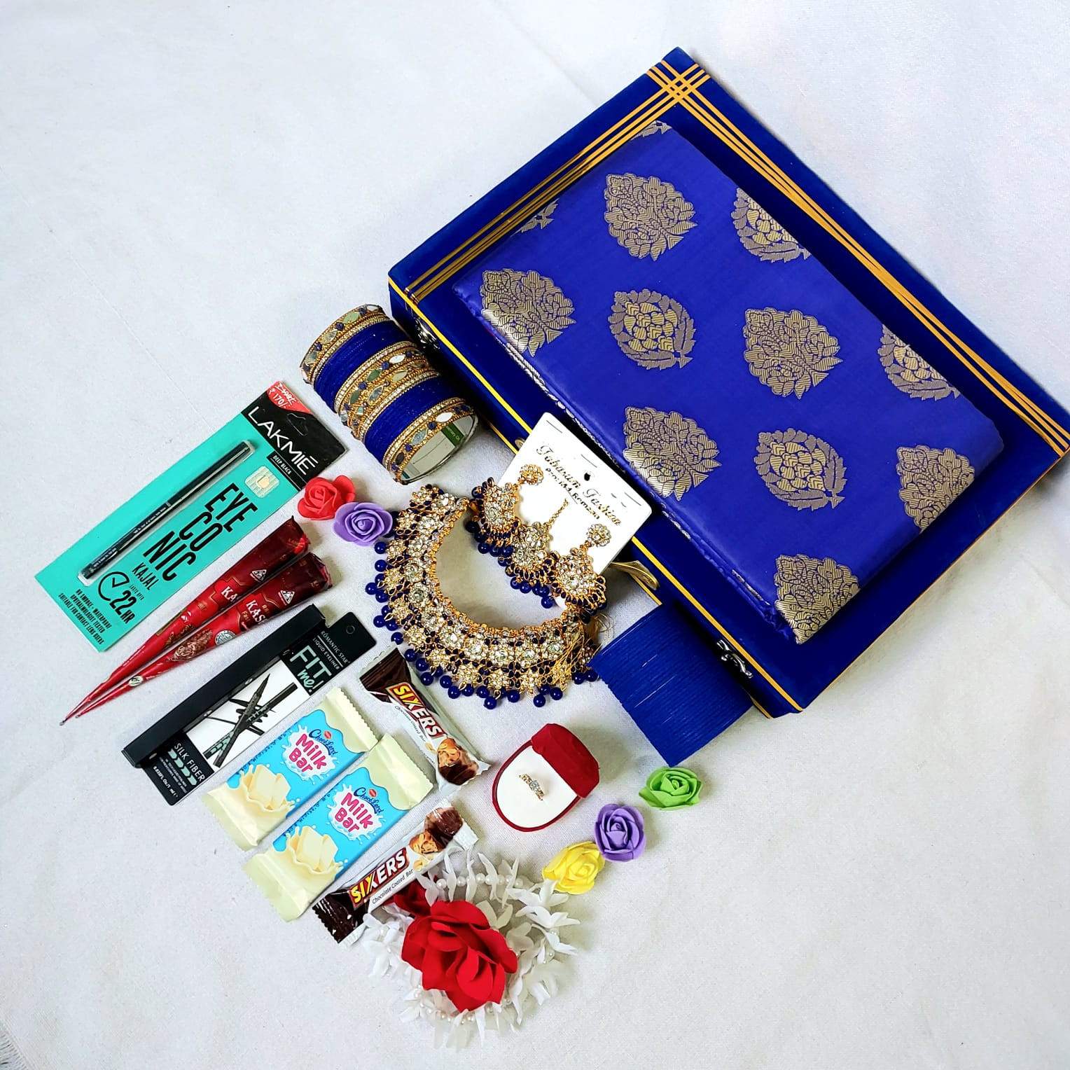 đ Luxury Saree Gift package đĨģ