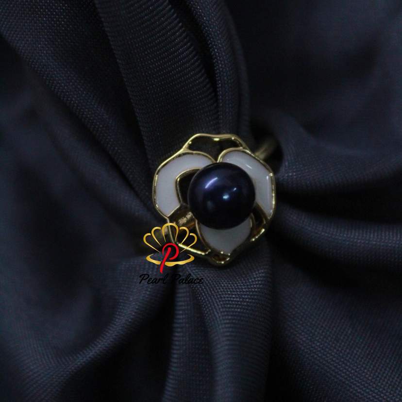 Moonlit Grace pearl ring — 2