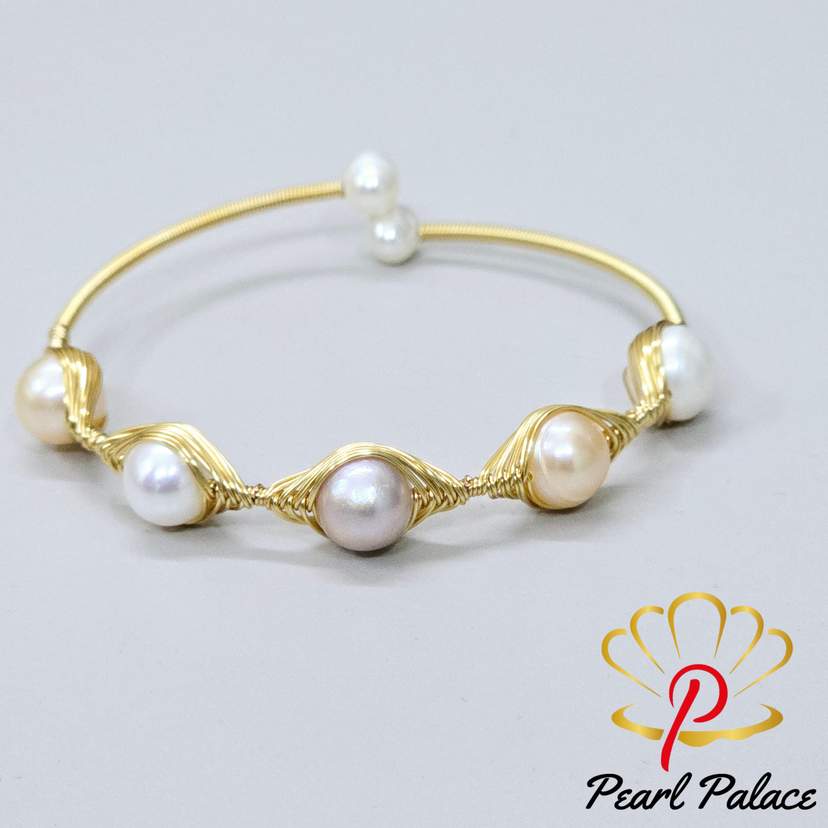The Luxe Pearl Charm adjustable pearl bracelet — 2
